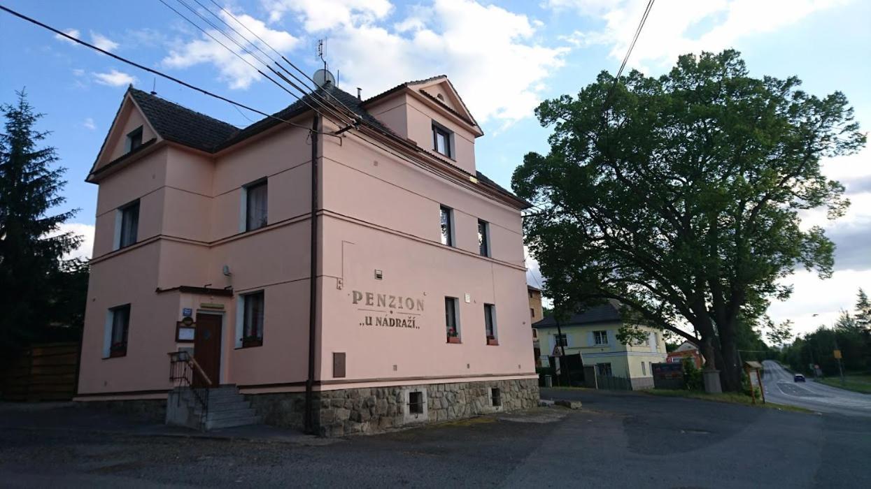 Penzion "U Nadrazi" Horsovsky Tyn Exterior photo